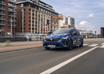 Hibrit Clio ile yüzde 40 tasarruf
