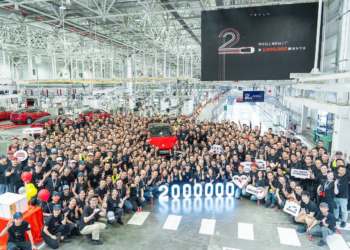 Tesla Çin’de ‘2 milyon’ dedi