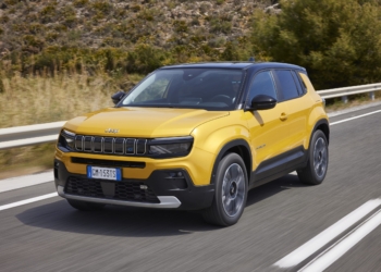 Elektrikli Jeep Avenger ön satışta