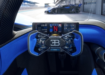 1.600 HP’lik Bugatti’ye uçak kokpiti