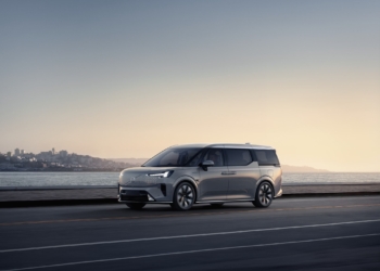 Volvo lüks minivan modasına uydu