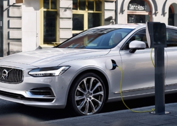 Volvo’dan elektrikli sedan