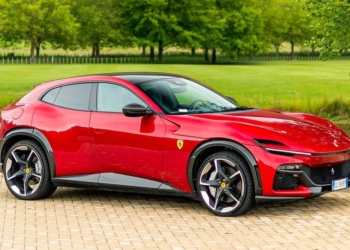 50 milyonluk Ferrari’ye kavuştular