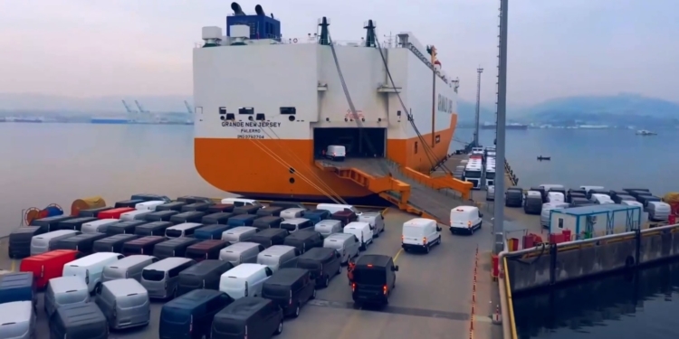 İhracatı hafif ticariler sırtladı