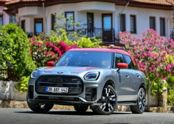 Elektrikli Countryman’le Go-Kart keyfi