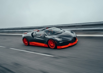 Bugatti’den yeni hız rekoru