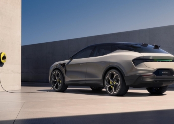 Lotus’un elektrikli planı ertelendi