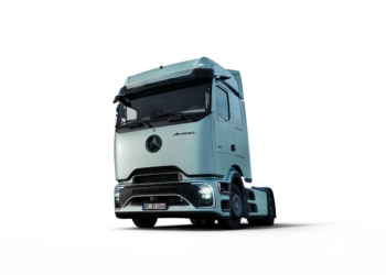 Aksaraylı yeni Actros L yola çıkıyor