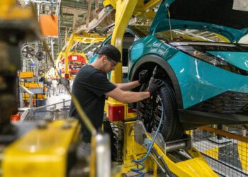 Yeni Nissan LEAF’in üretimi başladı
