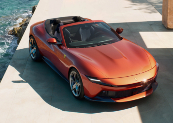 Ferrari’den üstü açık Amalfi Spider