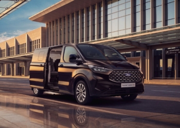 Ford’dan 9+1 koltuklu Tourneo Custom