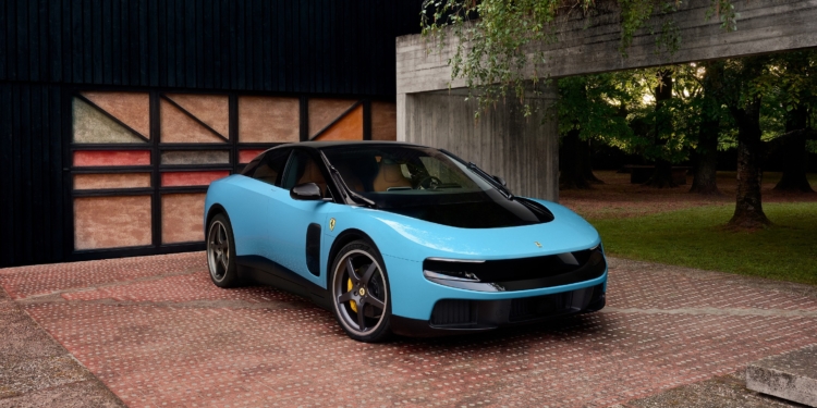 Ferrari’nin ilk elektrikli modeli Luce