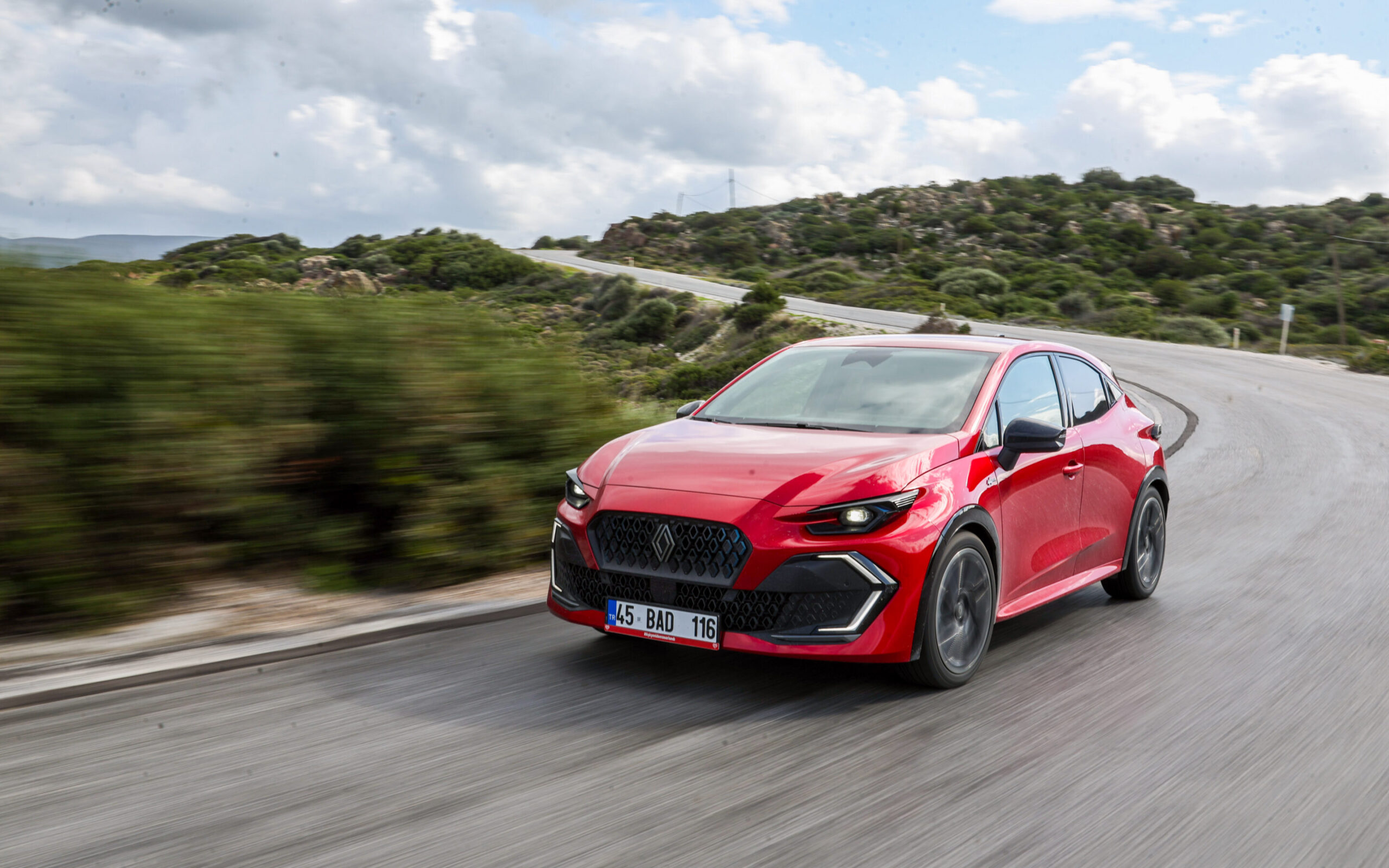 Renault yılın ilk yarısında liderliğini korudu