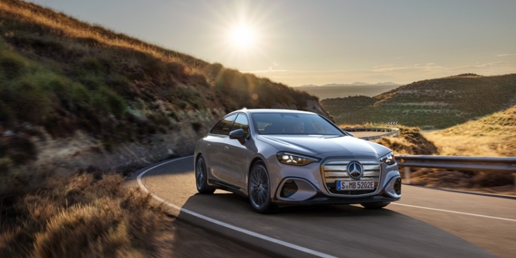 Mercedes’ten iki yılda 40 yeni model