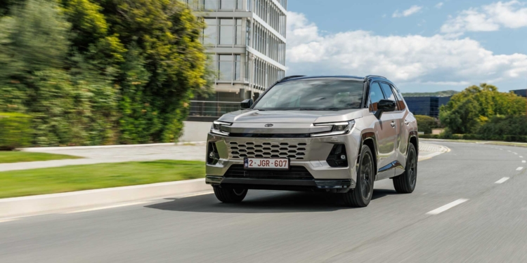 Toyota üst üste 7’nci kez dünya lideri oldu