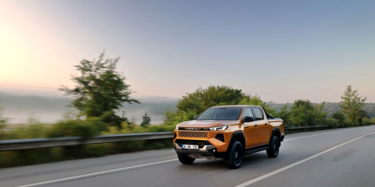 Yeni Toyota Hilux lansmana özel fiyatla Türkiye’de
