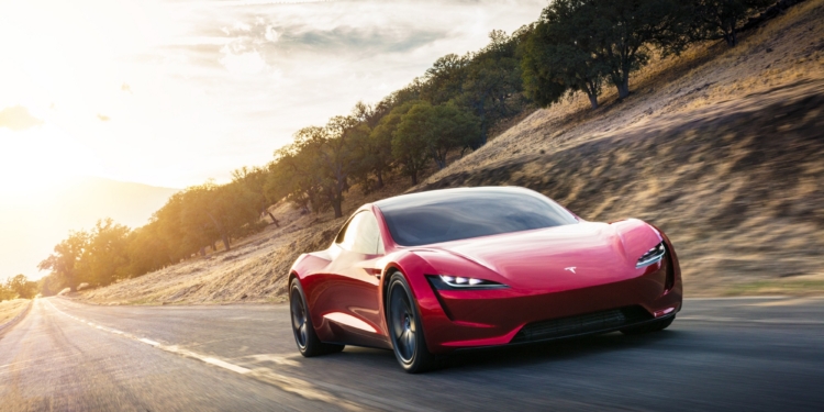 Tesla Roadster 9 yıl rötarlı geliyor