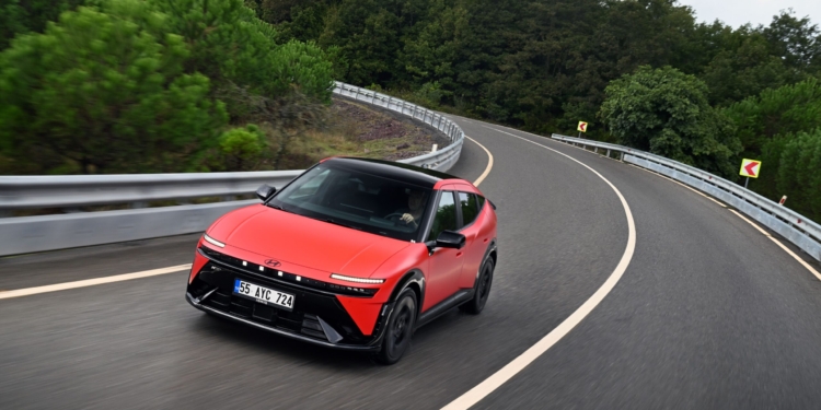 Hyundai’nin ilk yerli elektrikli modeli IONIQ 3 yollara çıktı