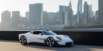 Porsche hiper otomobile geri dönüyor