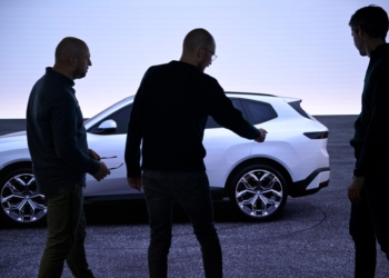 BMW en büyük SUV modeli için düğmeye bastı